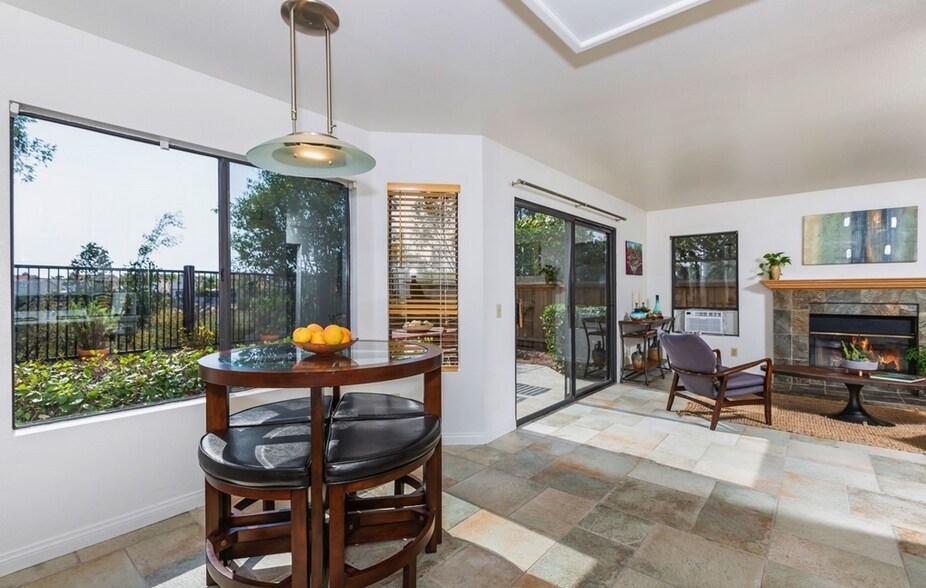 nook. furniture not included. picture taken before internal remodel. - 10734 Chinon Cir