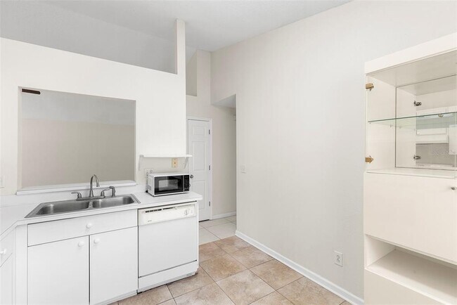 Building Photo - 5204 Creekmore Ln