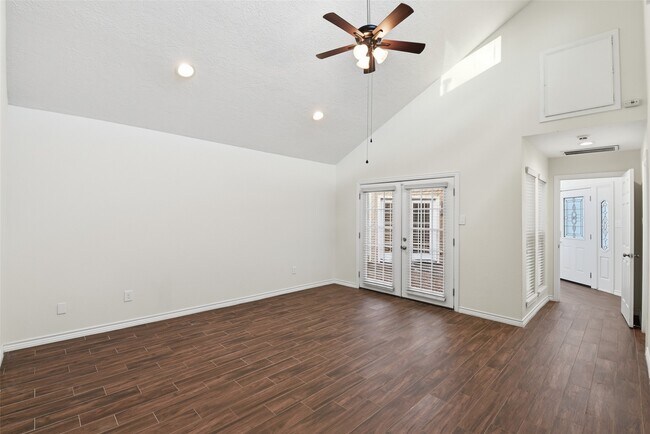 Building Photo - 14210 Briarhills Pkwy