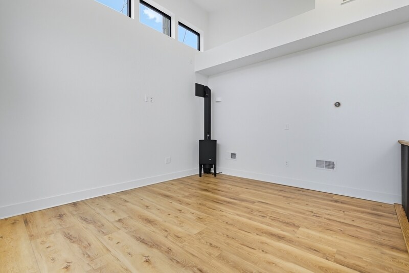 Building Photo - 3531 Claremont St