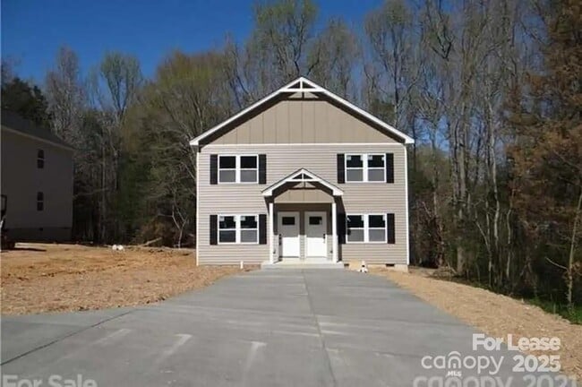 Primary Photo - 125 Eastview Dr