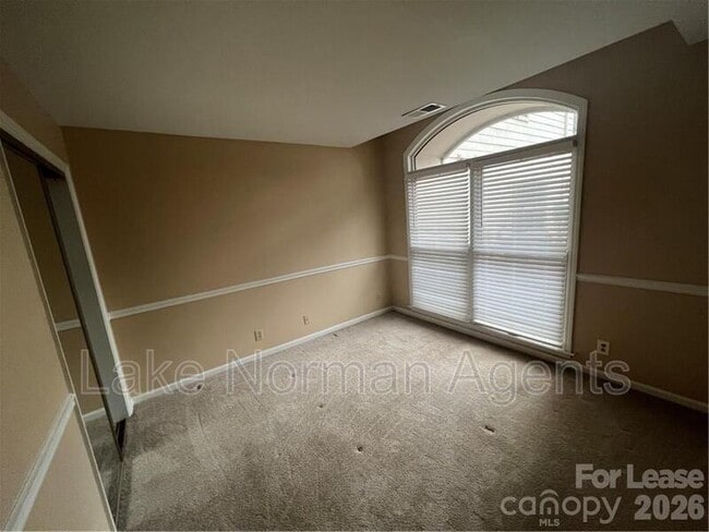 Building Photo - 18817 Nautical Dr