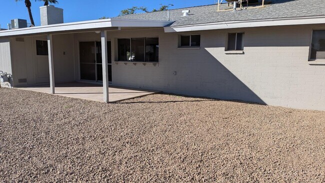 Building Photo - 1941 E Manhatton Dr