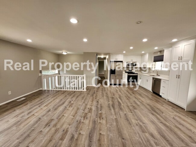 Building Photo - 1474 N 375 W
