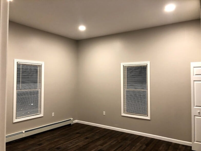 Building Photo - 69 Hampshire St