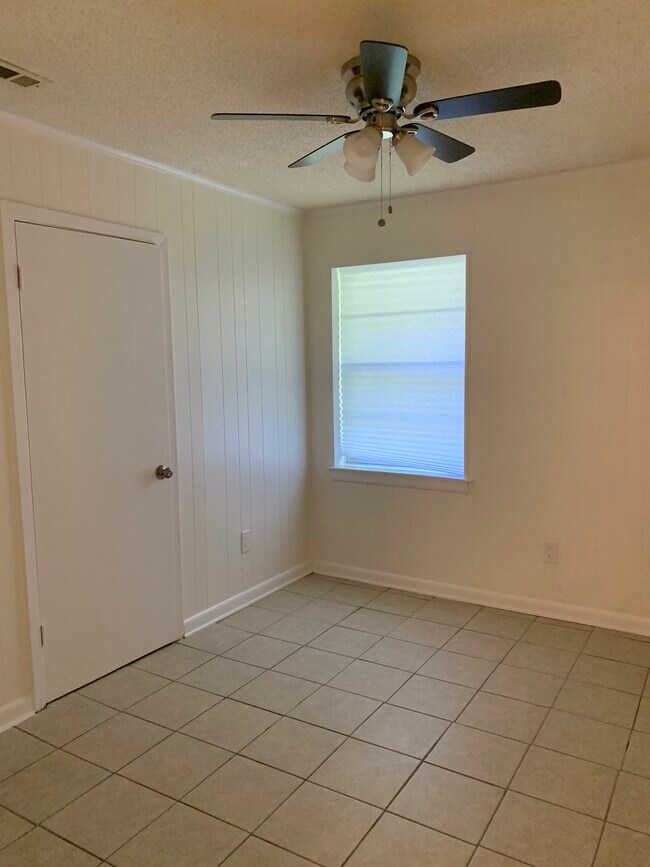 Bedroom 1 + closet - 1713 Burney Branch Dr