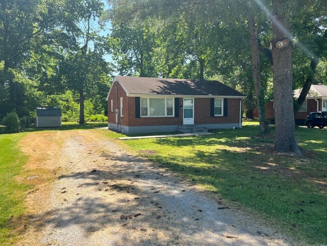 Building Photo - 3204 Donald Dr