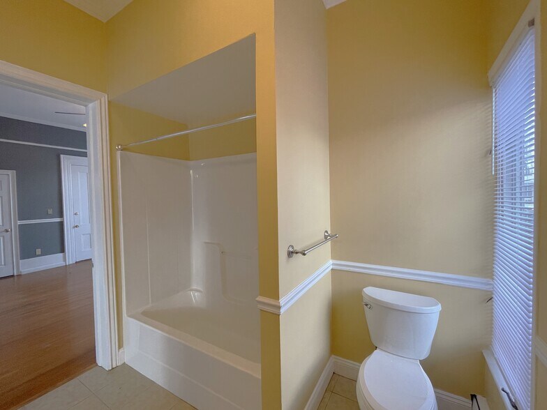 Bathroom - 463 W Church St