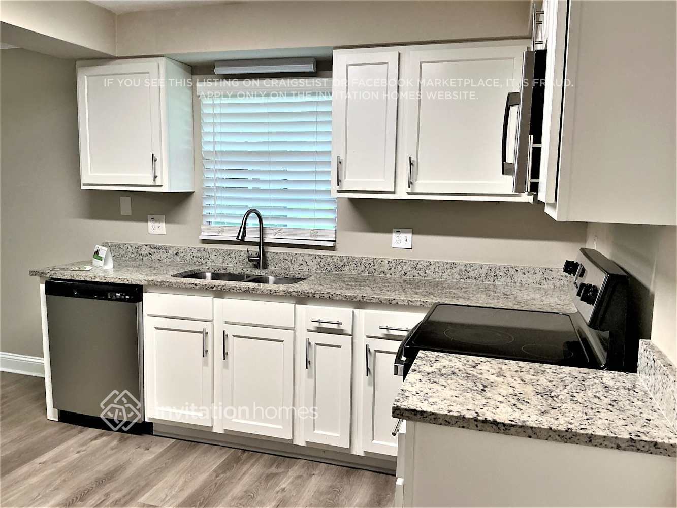 Building Photo - 3537 Fortuna Dr