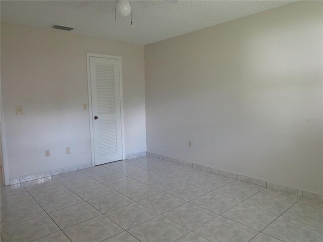 Building Photo - 721 Regent Cir S