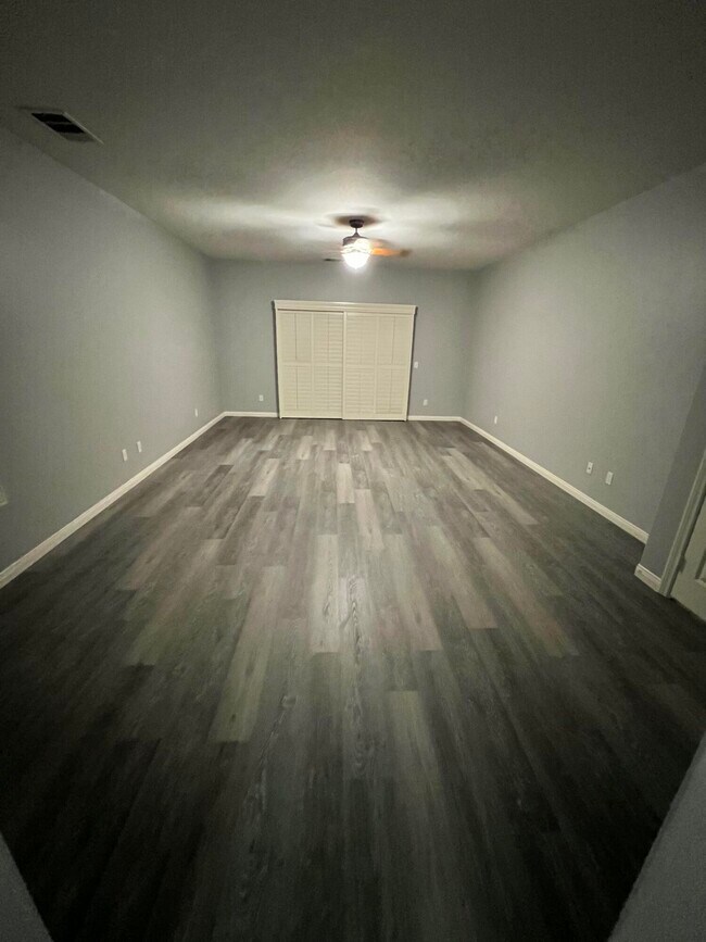 Building Photo - 40587 Bear Creek St