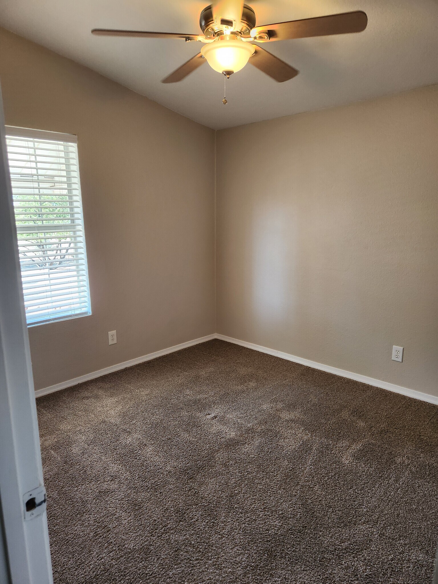 Building Photo - 8195 S Vandemoer Ln