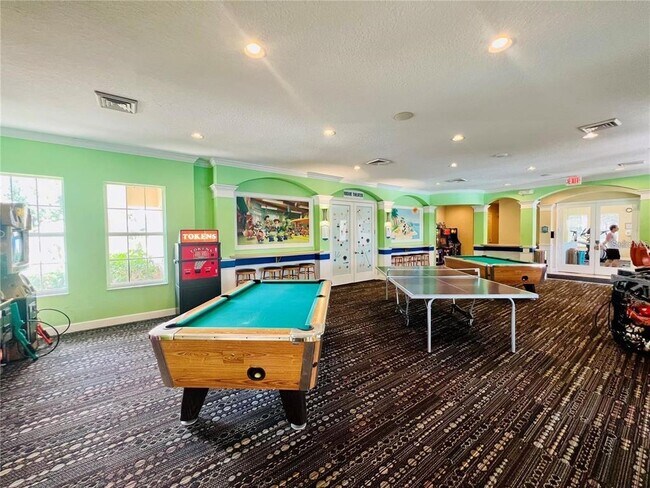 Building Photo - 2413 Silver Palm Dr