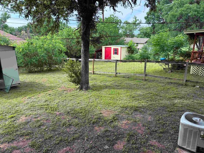Building Photo - 1112 Northwood Dr