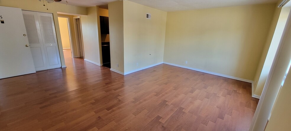 Not all units are wood - 10524 Watterson Trail