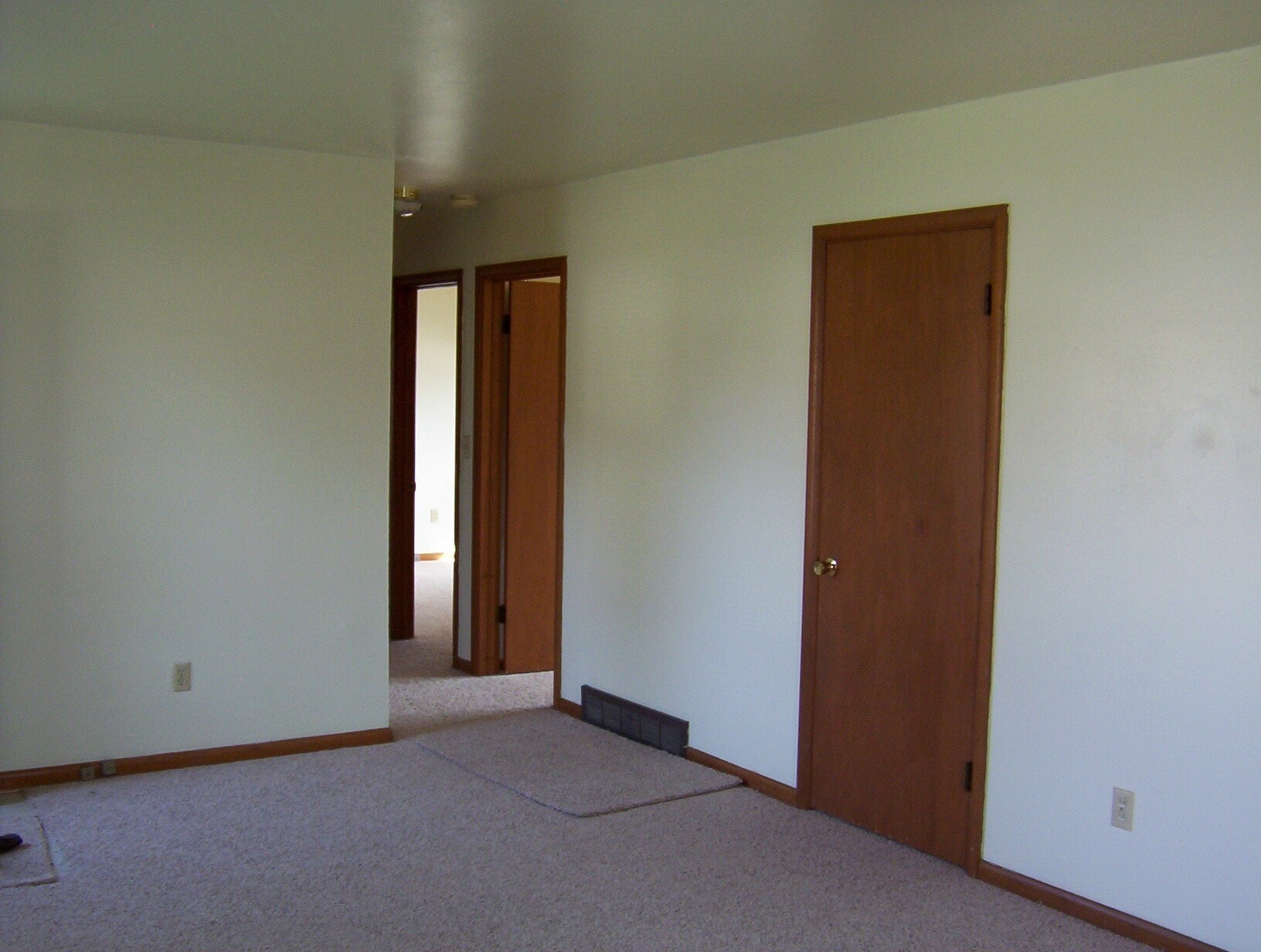 Building Photo - 2212 Melrose Ave