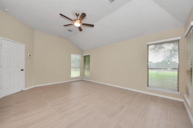 Building Photo - 10214 White Oak Trail Ln