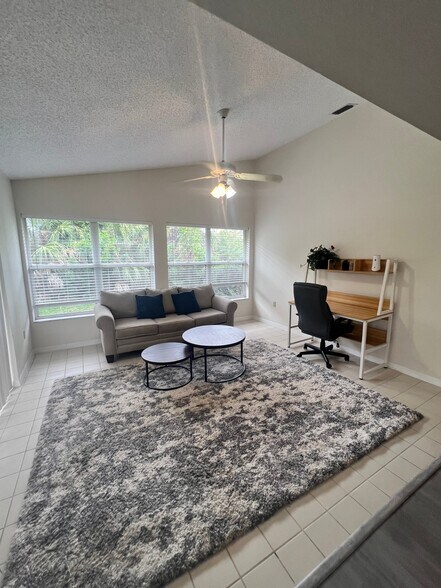 Building Photo - 810 Harrington Lake Dr N