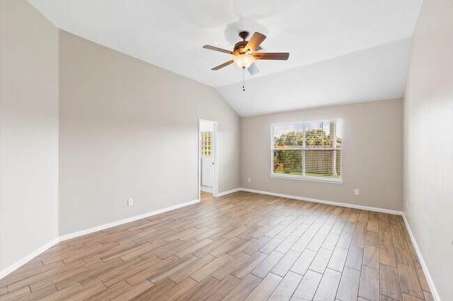 Building Photo - 227 Mammoth Springs Ln