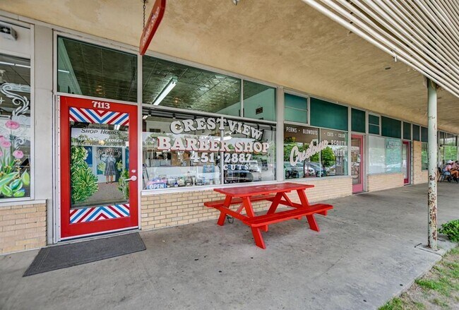 Building Photo - 1009 Alegria Rd