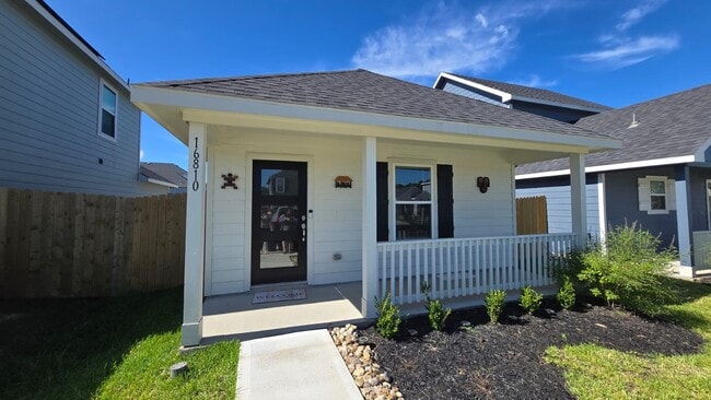 Building Photo - 16810 N Marie Vlg Dr