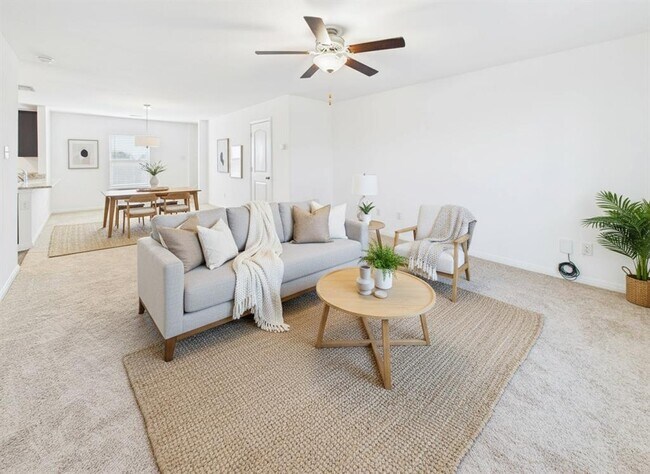 Building Photo - 525 Riverdale Dr