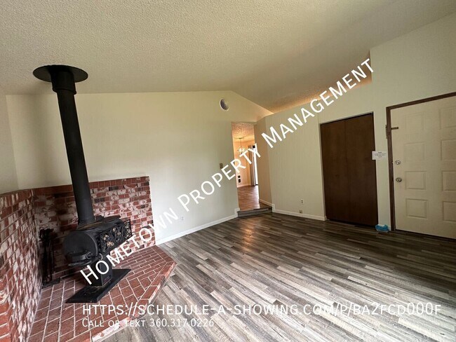 Building Photo - 2 Bedroom 2 Bath Duplex with Garage in Lac...