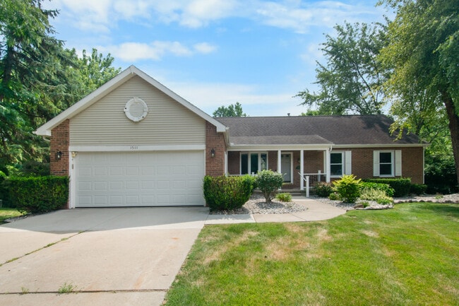 Building Photo - 1511 Fall Creek Ln