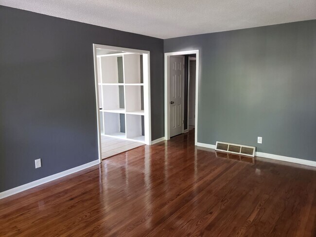 Building Photo - Beautiful Single Family House for Rent