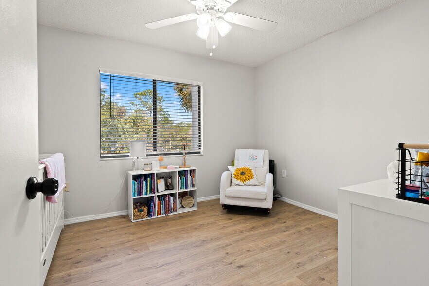 Building Photo - 8006 Picketts Ct