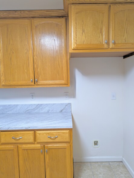 Kitchen Storage - 210 S Bushnell Ave