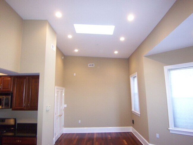 Building Photo - Be Majestic at the Majestic Condominiums! ...