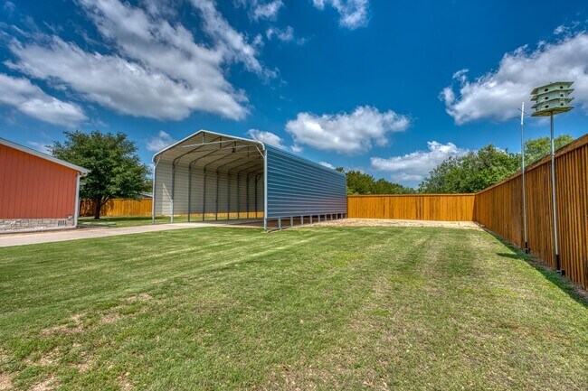 Building Photo - 826 Sandy Mountain Dr