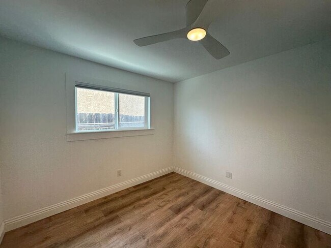 Building Photo - 731-731 Reef Dr