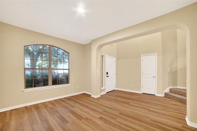 Building Photo - 1090 Sussex Way