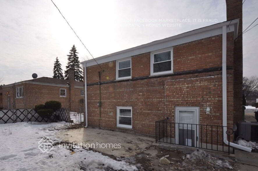 Building Photo - 9225 Menard Ave