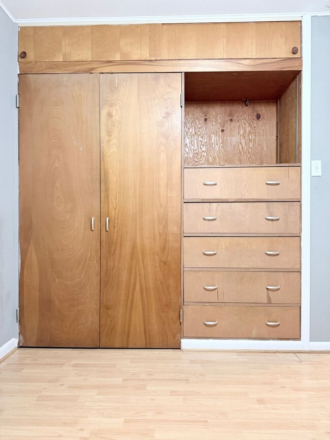 Building Photo - Ham Duplex - 4th Ave Duplex