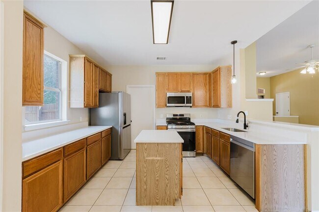 Building Photo - 6614 Bramber Ln