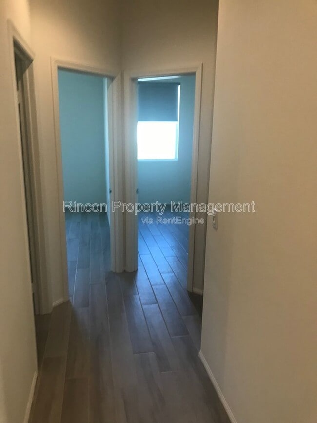 Building Photo - 581 Pioneer St