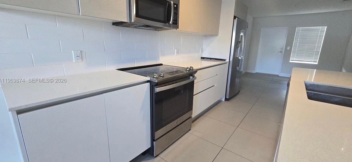 Building Photo - 2535 NE 193rd St