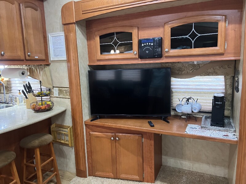 Building Photo - 7560 Chelsea Rd