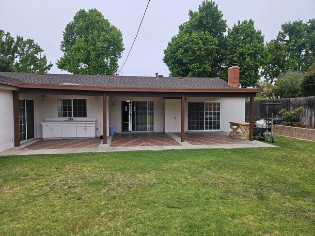 Building Photo - 316 Cambridge Dr