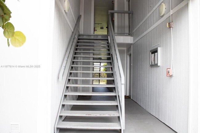 Building Photo - 9731 Hammocks Blvd