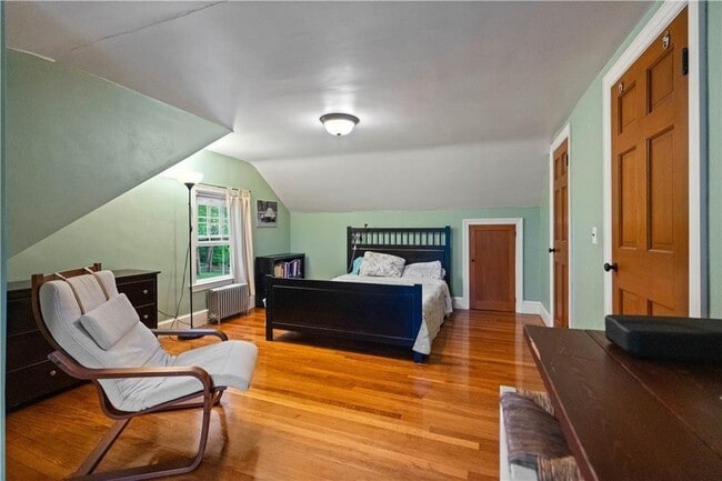 Building Photo - 27 1/2 Doro Pl