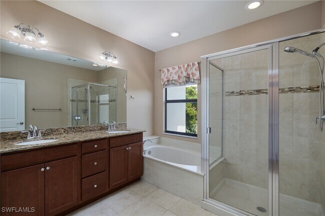 Building Photo - 15820 Portofino Springs Blvd