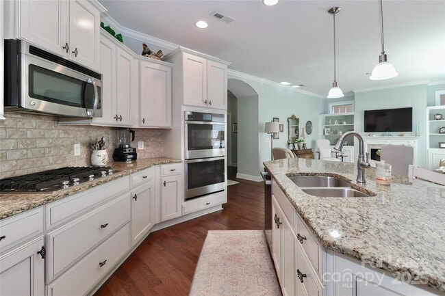 Building Photo - 115 Brawley Point Cir