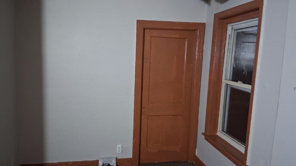 Building Photo - 348 Taylor Terrace