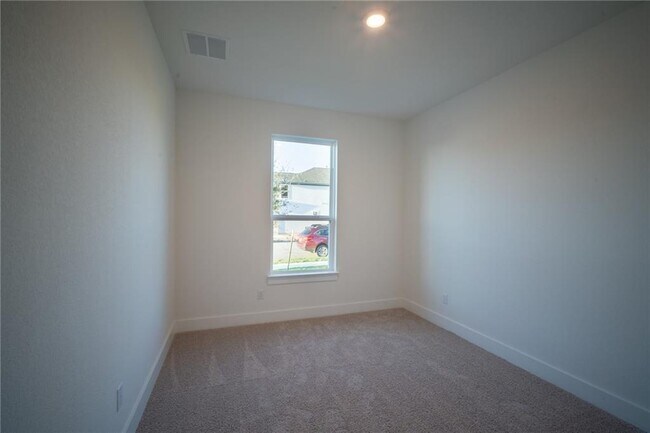 Building Photo - 524 Foresail Rd