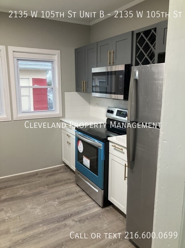 Building Photo - 2135 W 105th St