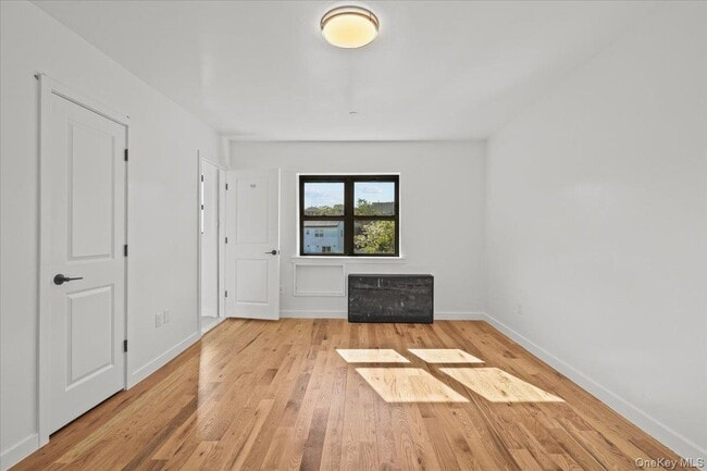 Building Photo - 671 Bronx River Rd
